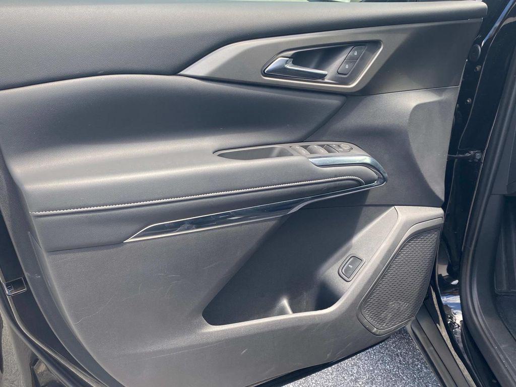 used 2025 Chevrolet Traverse car, priced at $38,490