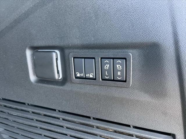 new 2025 Chevrolet Suburban car, priced at $75,643