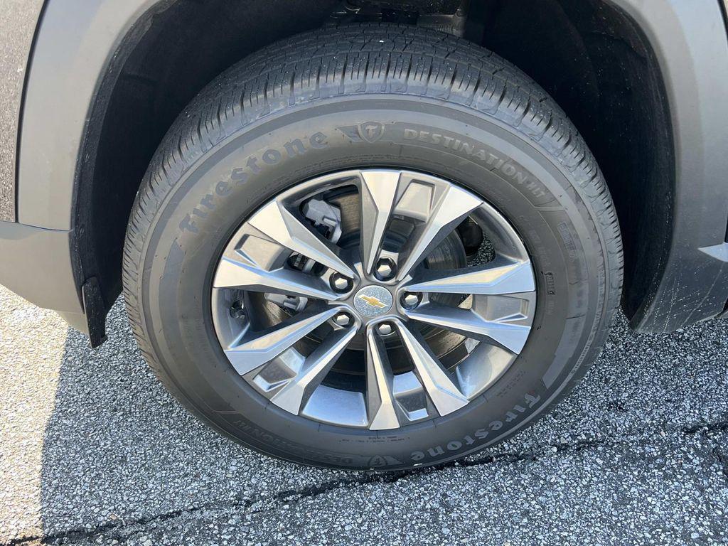 new 2026 Chevrolet Equinox car, priced at $30,443