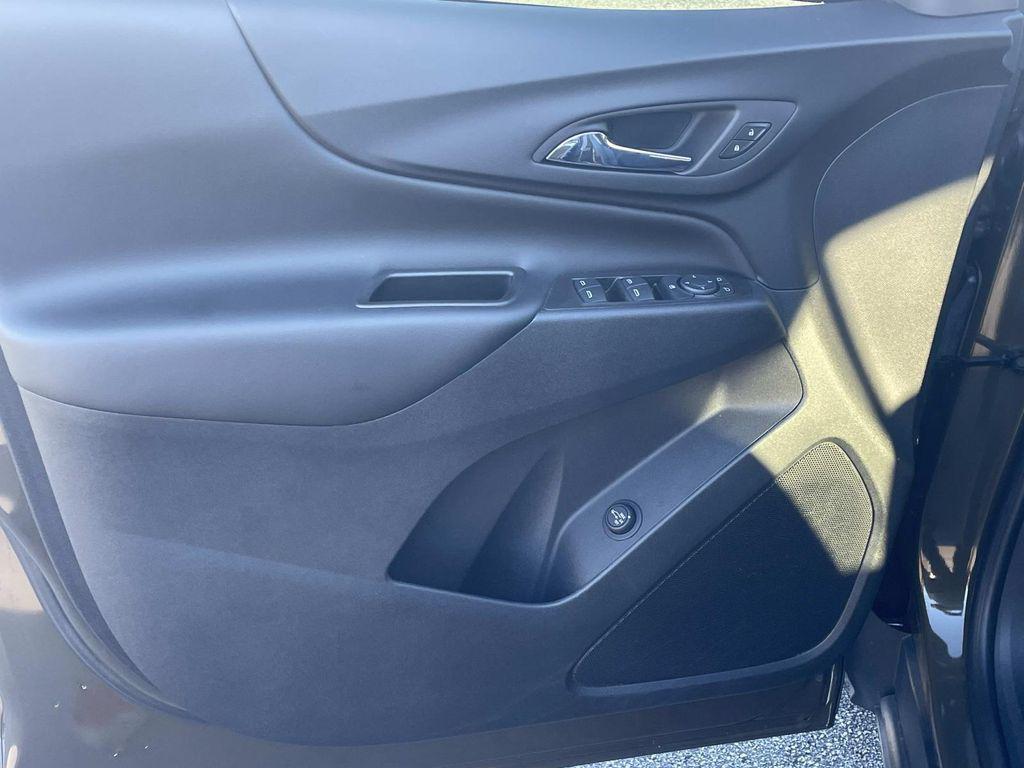 used 2023 Chevrolet Equinox car, priced at $22,290