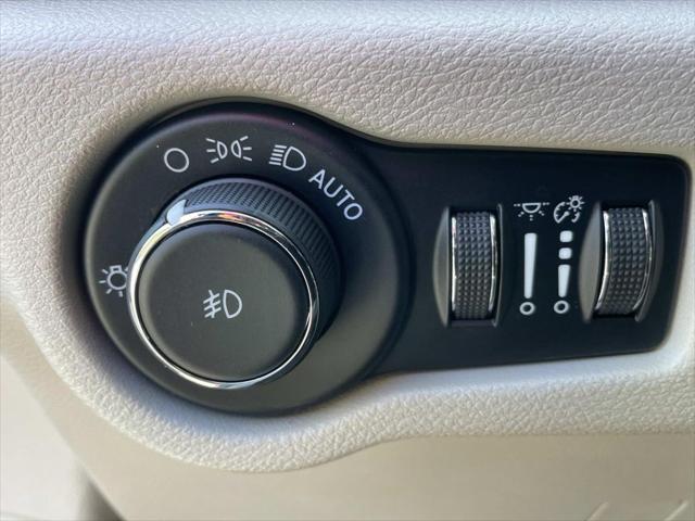 used 2022 Chrysler Pacifica car, priced at $20,290