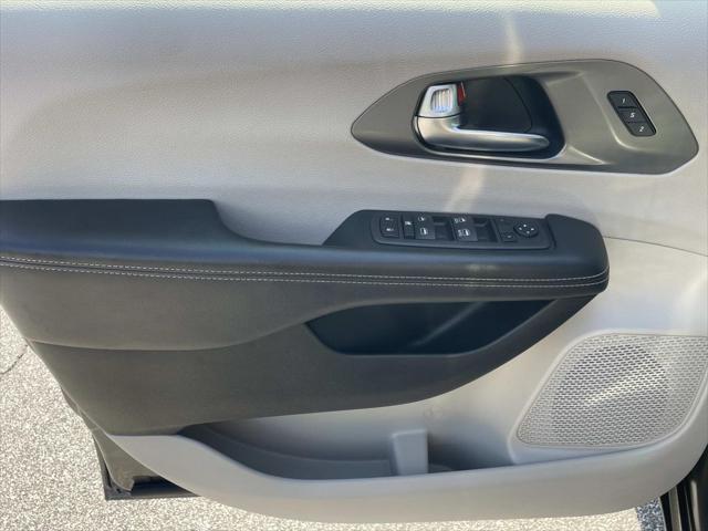 used 2022 Chrysler Pacifica car, priced at $20,290