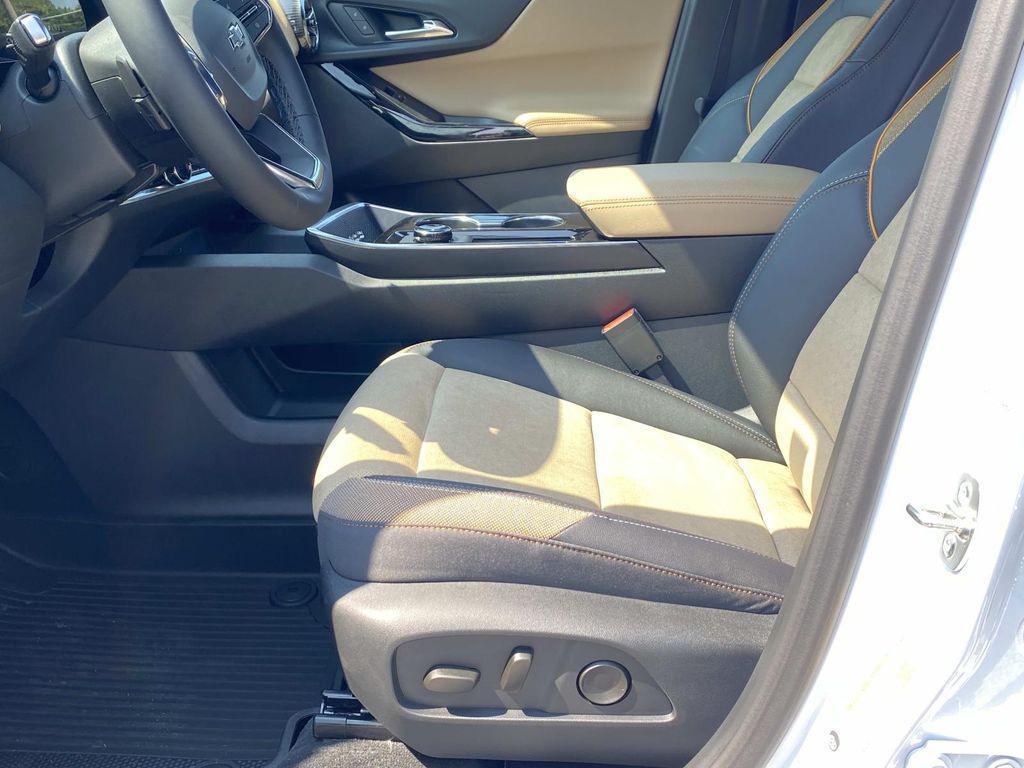 new 2026 Chevrolet Equinox car, priced at $35,353