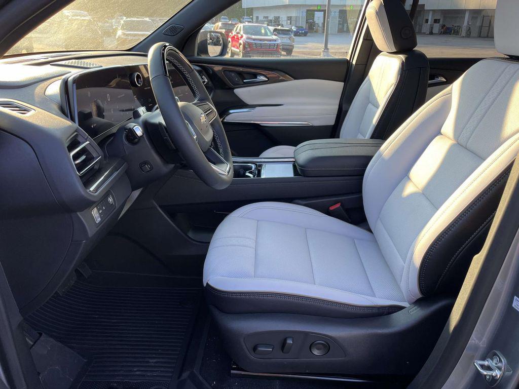 new 2026 Chevrolet Traverse car, priced at $58,074