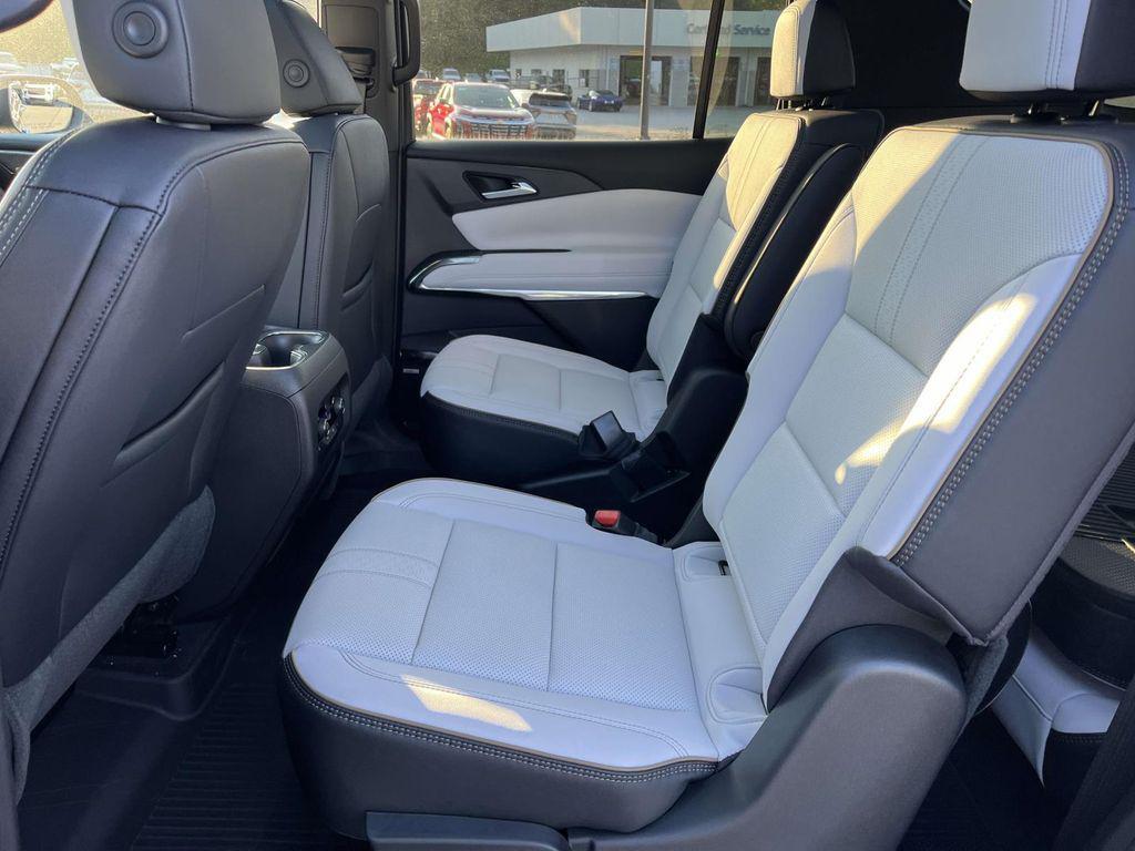 new 2026 Chevrolet Traverse car, priced at $58,074