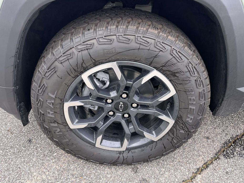 new 2026 Chevrolet Equinox car, priced at $36,505