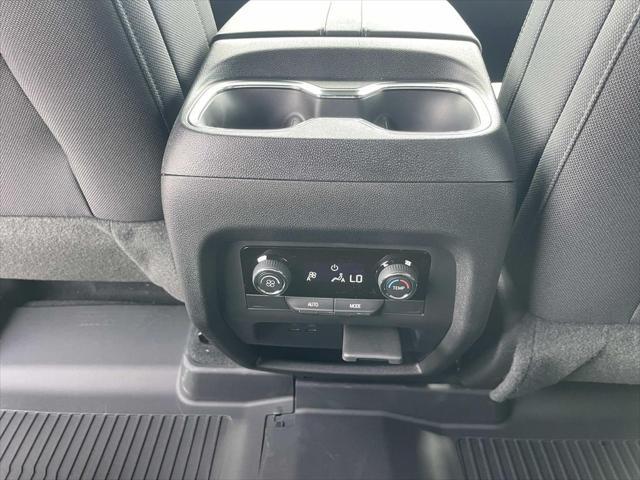 new 2025 Chevrolet Traverse car, priced at $43,504