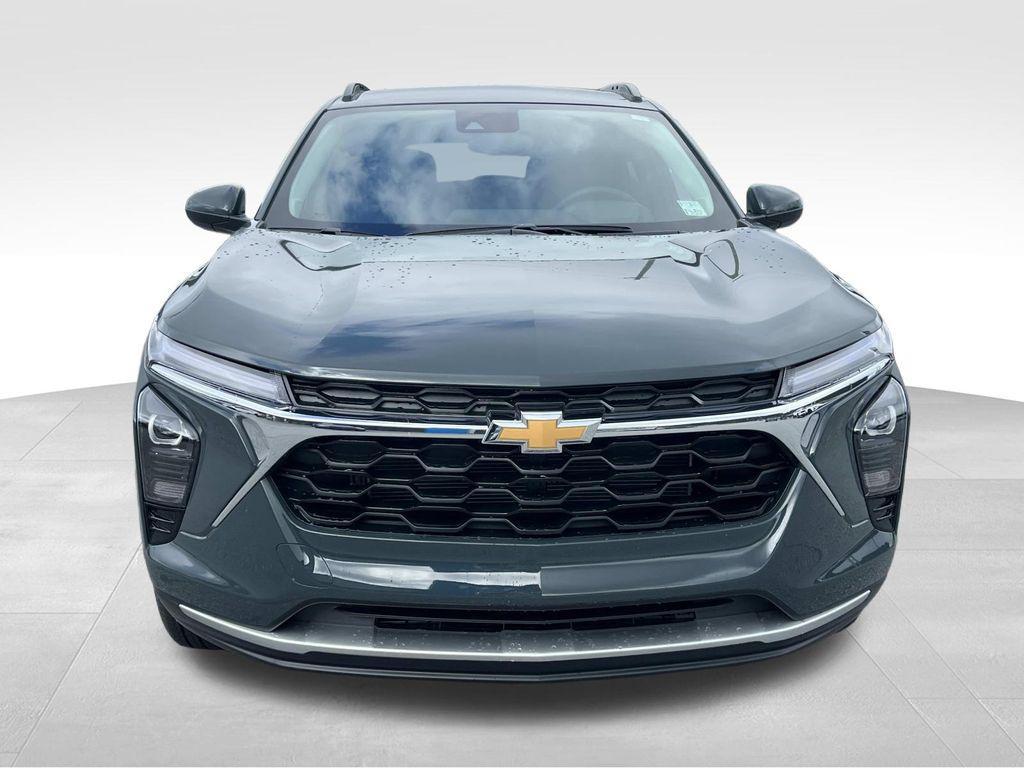 new 2025 Chevrolet Trax car, priced at $24,083