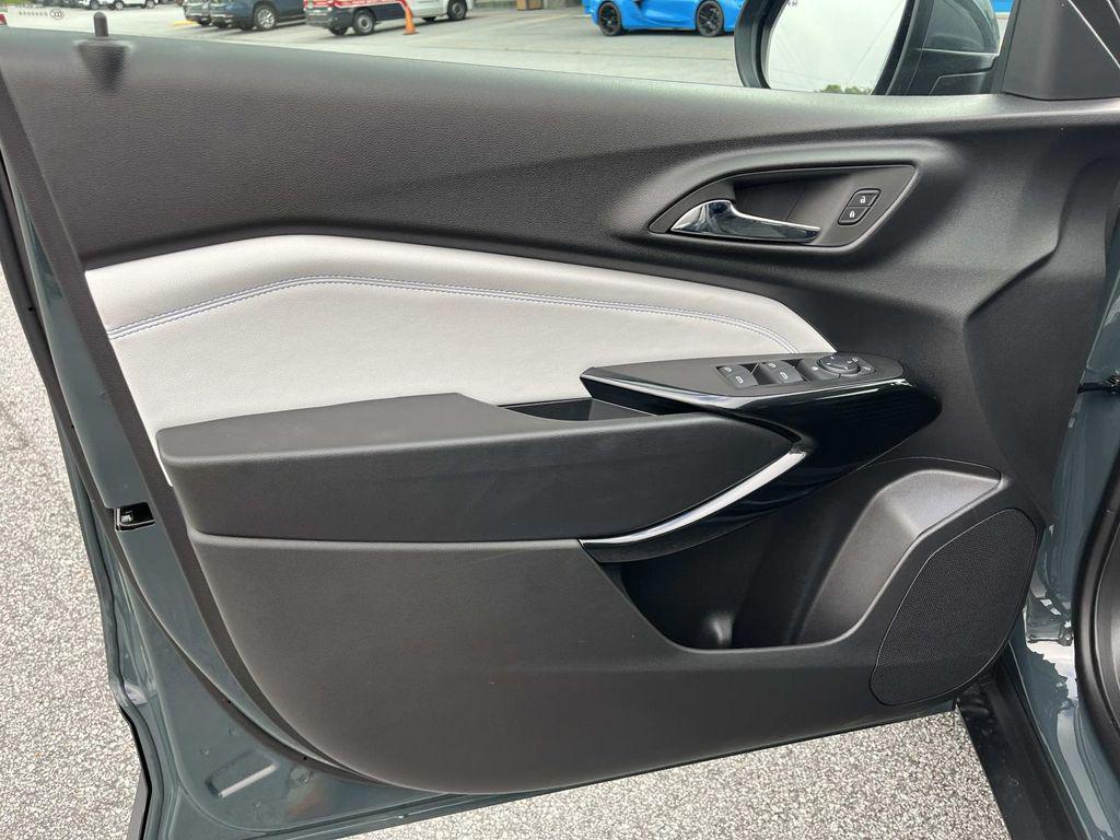 new 2025 Chevrolet Trax car, priced at $24,083