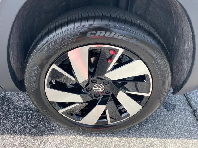 used 2025 Volkswagen Atlas Cross Sport car, priced at $39,790