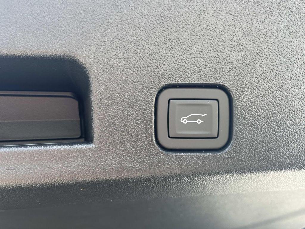 new 2026 Chevrolet Traverse car, priced at $57,070