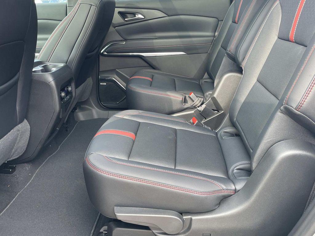 new 2026 Chevrolet Traverse car, priced at $57,070