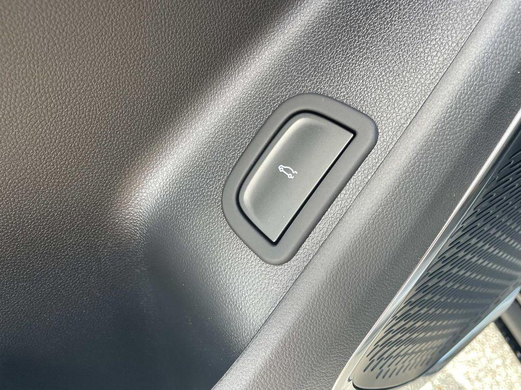 new 2026 Chevrolet Traverse car, priced at $57,070