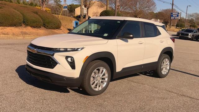 new 2025 Chevrolet TrailBlazer car, priced at $24,425