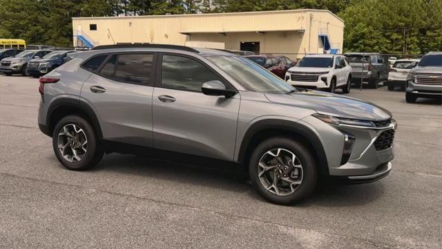 new 2025 Chevrolet Trax car, priced at $23,585