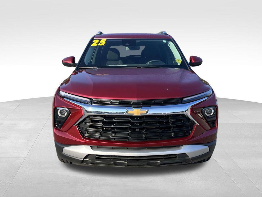 new 2025 Chevrolet TrailBlazer car, priced at $22,957