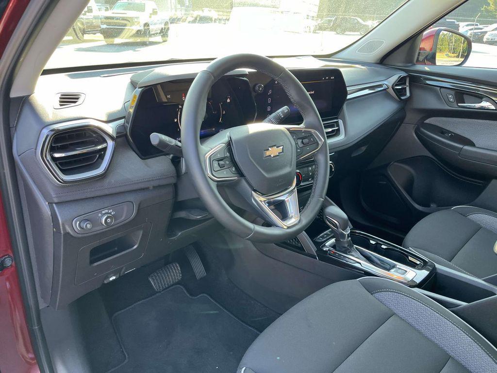 new 2025 Chevrolet TrailBlazer car, priced at $22,957