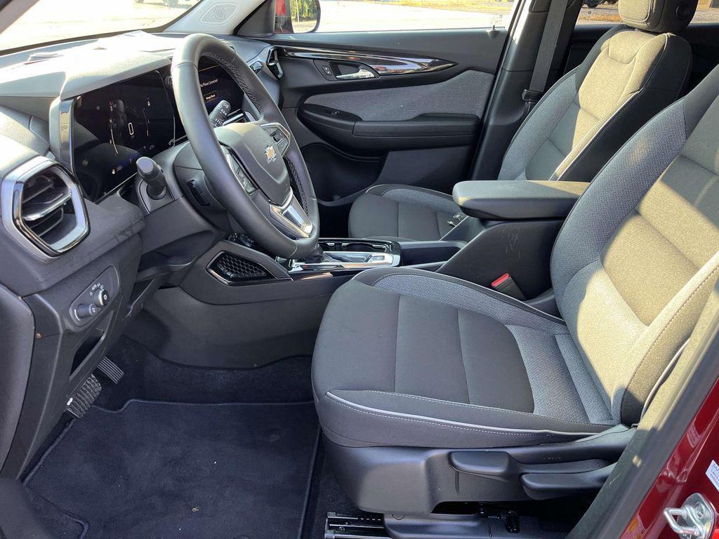 new 2025 Chevrolet TrailBlazer car, priced at $22,957