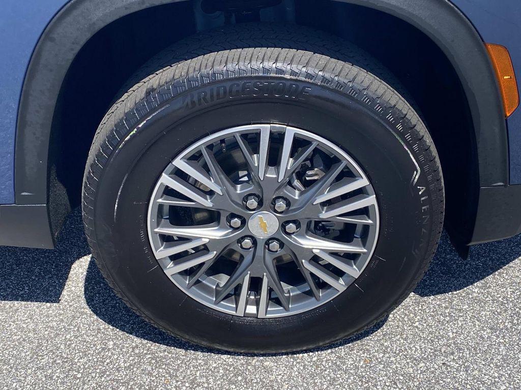 used 2025 Chevrolet Traverse car, priced at $36,290