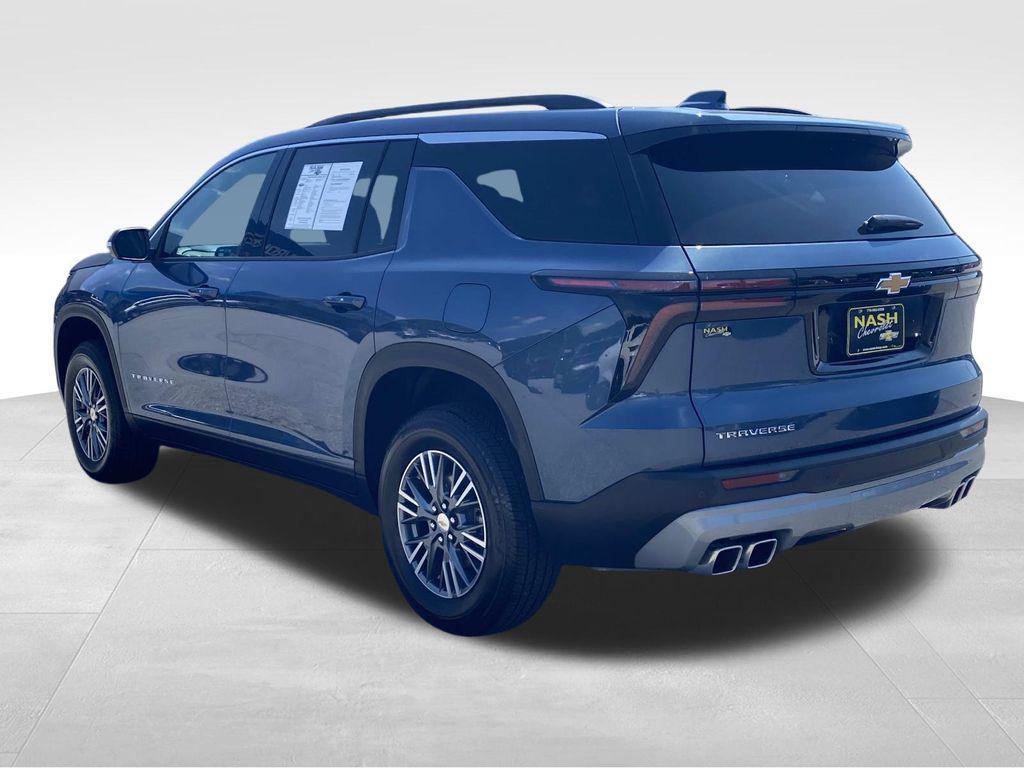 used 2025 Chevrolet Traverse car, priced at $36,290