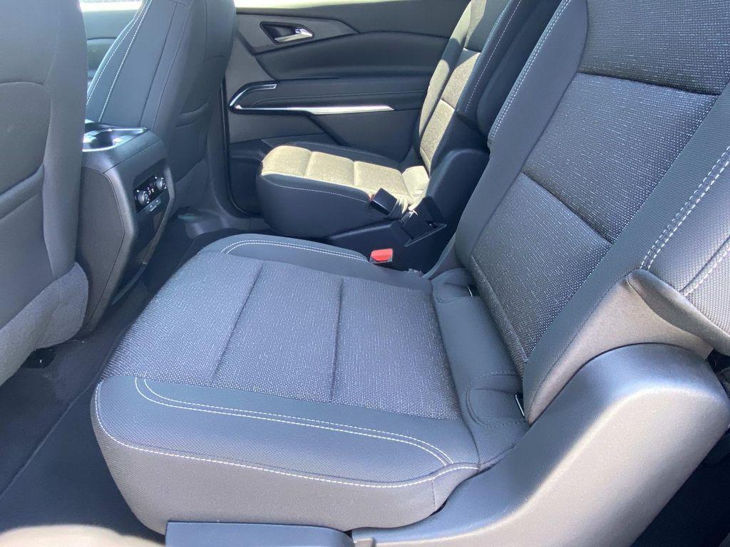 used 2025 Chevrolet Traverse car, priced at $36,290