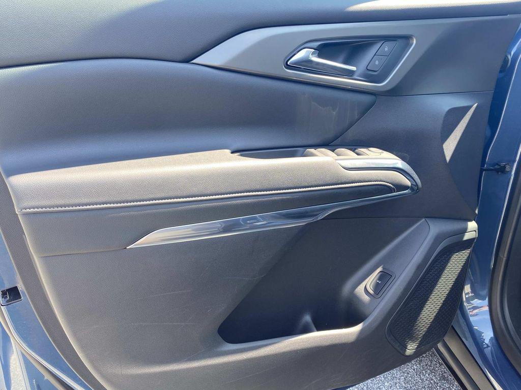used 2025 Chevrolet Traverse car, priced at $36,290