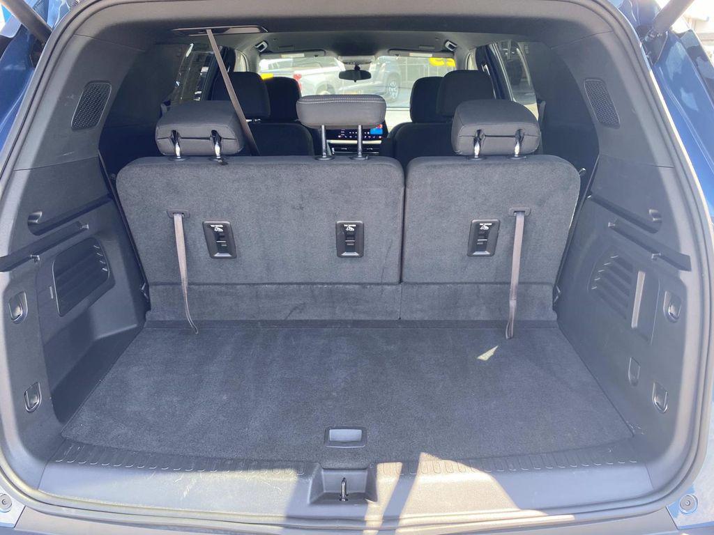 used 2025 Chevrolet Traverse car, priced at $36,290
