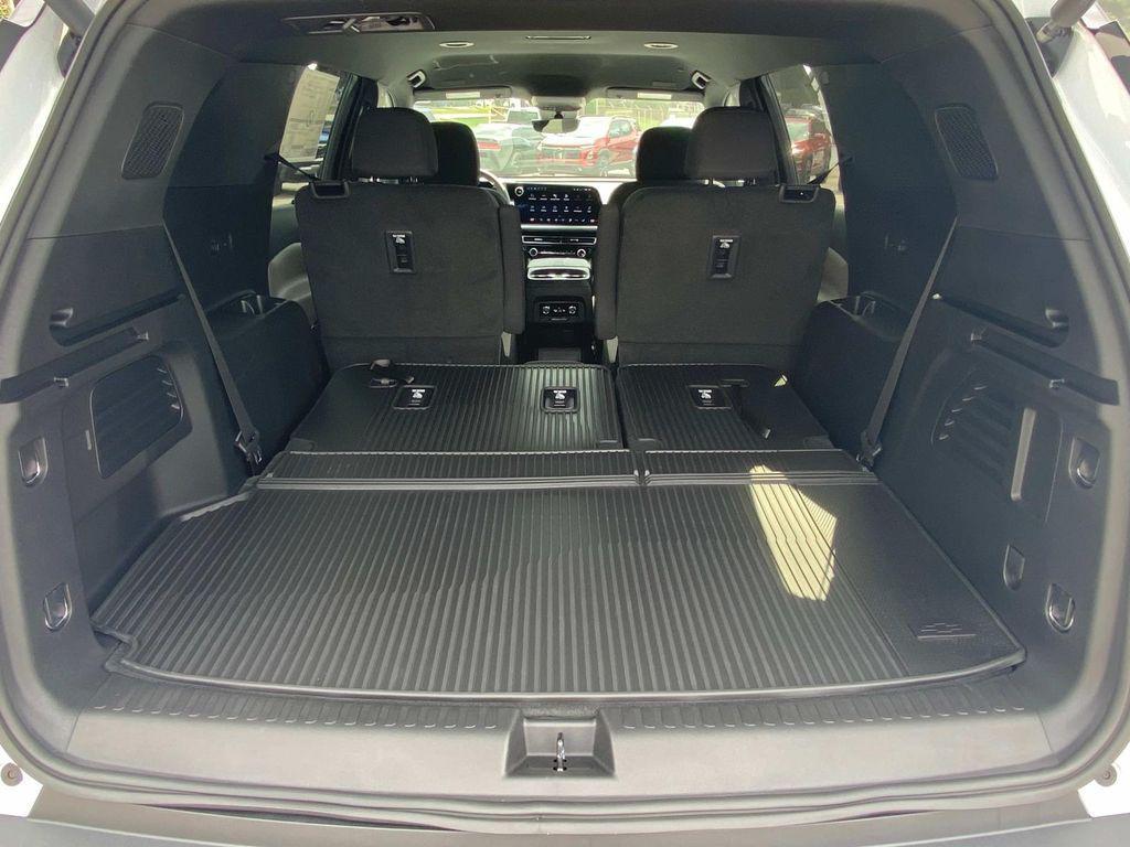 new 2026 Chevrolet Traverse car, priced at $43,497