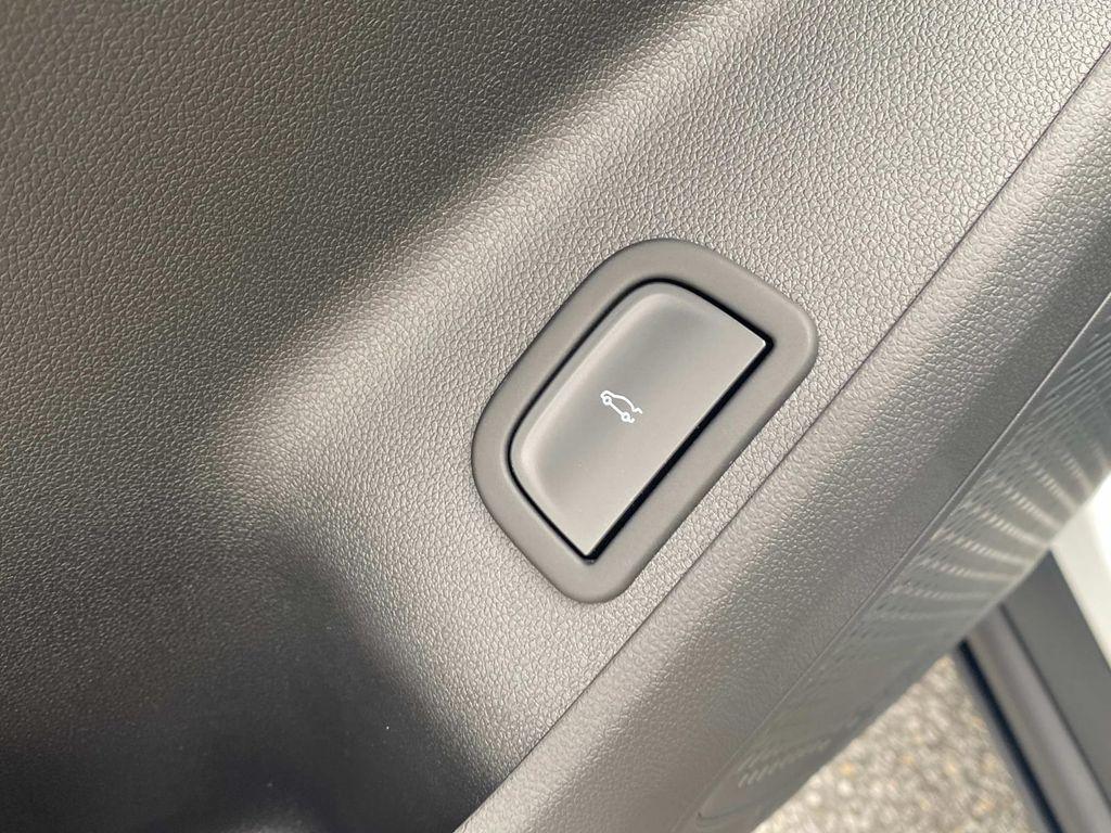 new 2026 Chevrolet Traverse car, priced at $43,497