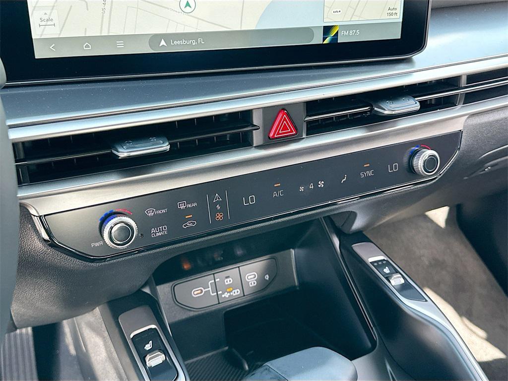 new 2025 Kia Sorento car, priced at $37,042