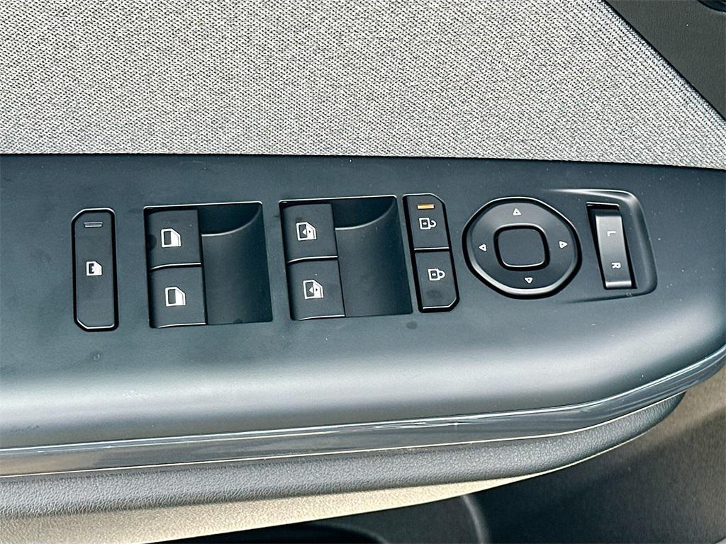 new 2025 Kia K4 car, priced at $23,024