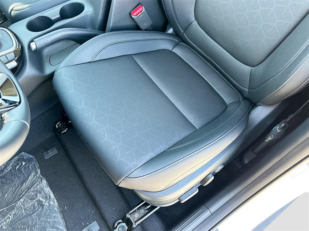 new 2026 Kia Seltos car, priced at $28,670