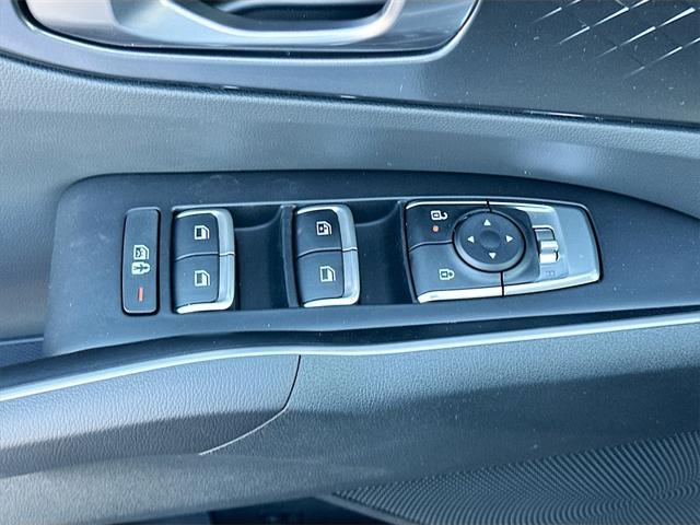 new 2025 Kia Sorento car, priced at $33,562