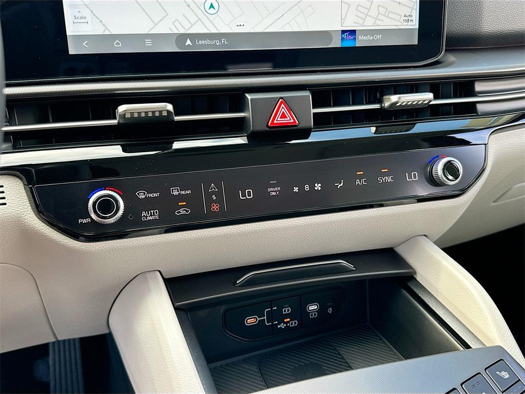 new 2026 Kia Sportage Hybrid car, priced at $40,022