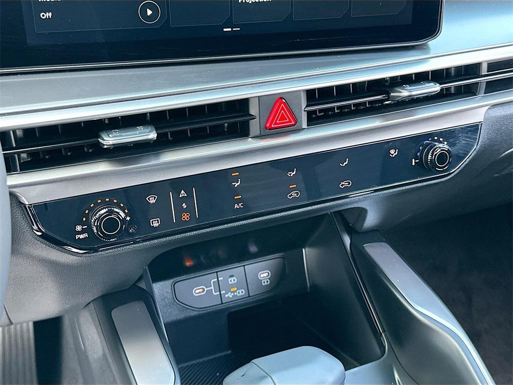 new 2026 Kia Sorento car, priced at $30,338