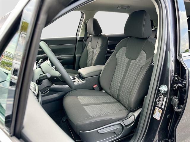 new 2025 Kia Sorento car, priced at $31,918