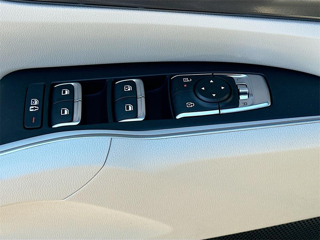 new 2026 Kia Sorento car, priced at $37,043