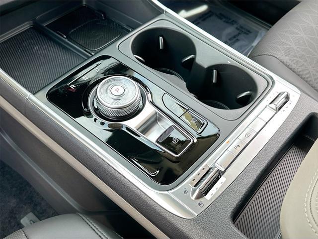 new 2026 Kia Carnival Hybrid car, priced at $48,276