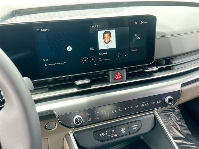 new 2025 Kia Carnival car, priced at $38,435