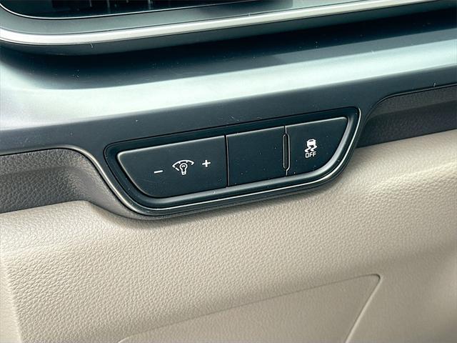 new 2025 Kia Carnival car, priced at $38,435