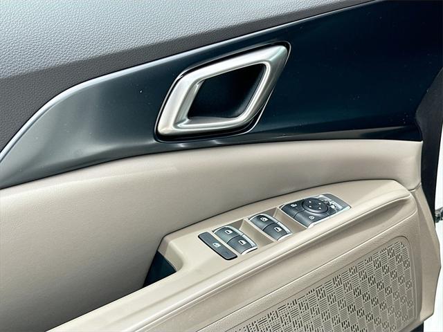 new 2025 Kia Carnival car, priced at $38,435