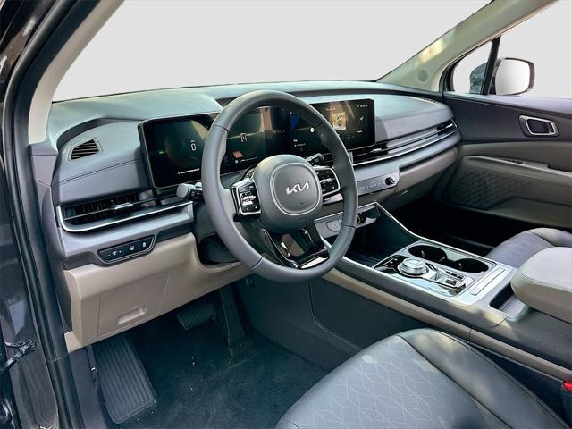 new 2025 Kia Carnival Hybrid car, priced at $41,131