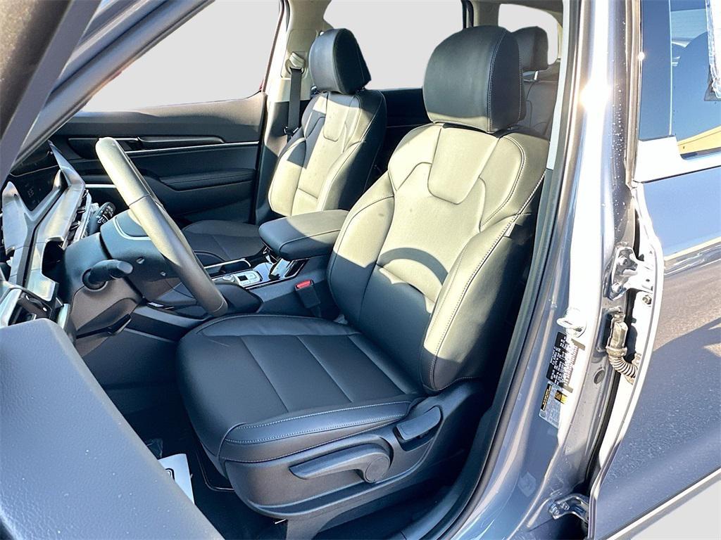 new 2025 Kia Telluride car, priced at $35,730