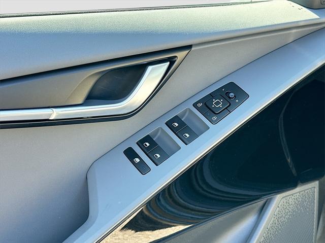 new 2025 Kia Niro car, priced at $29,885