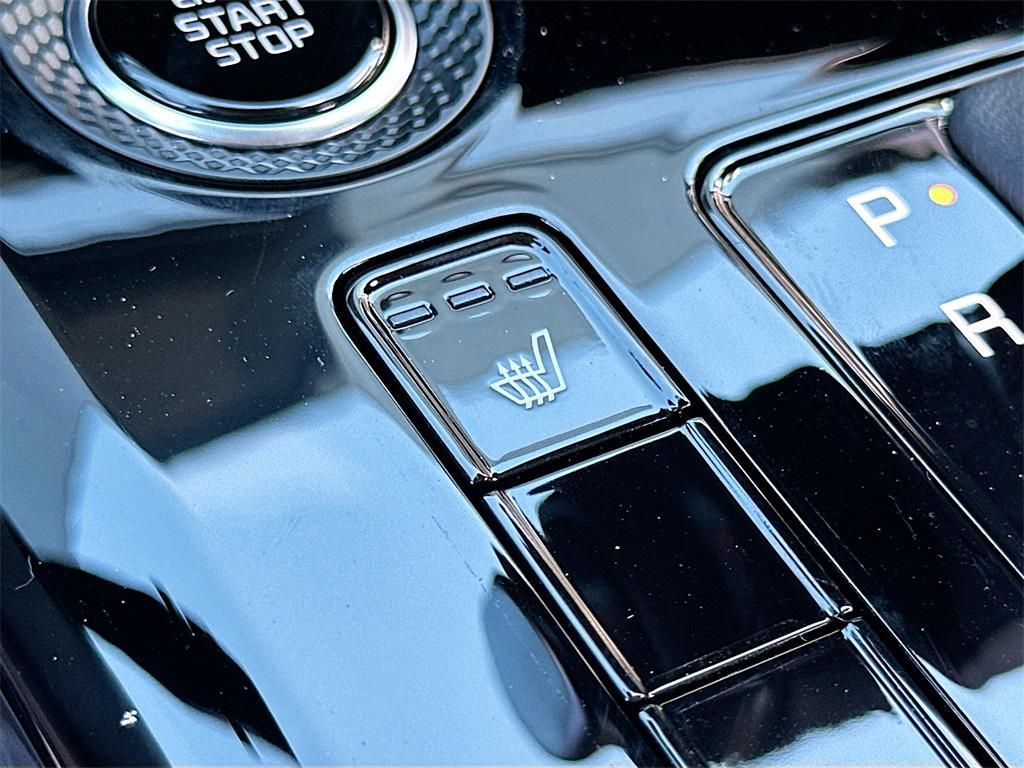 new 2025 Kia Niro car, priced at $27,563