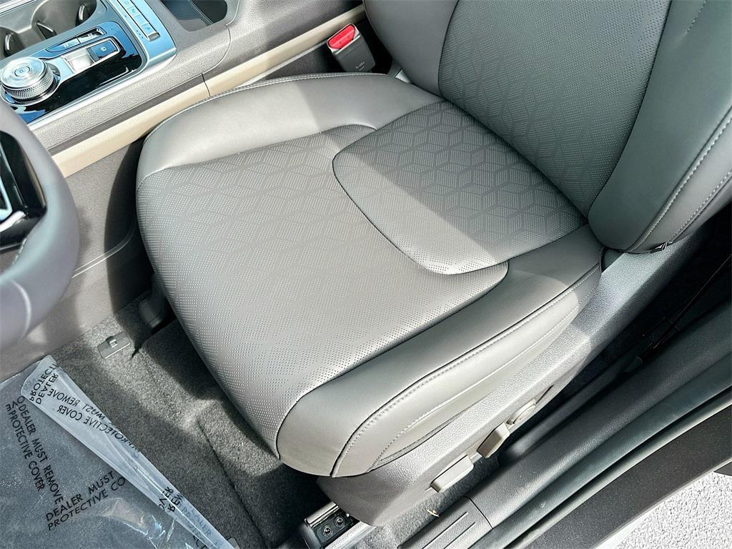 new 2026 Kia Carnival Hybrid car, priced at $40,799