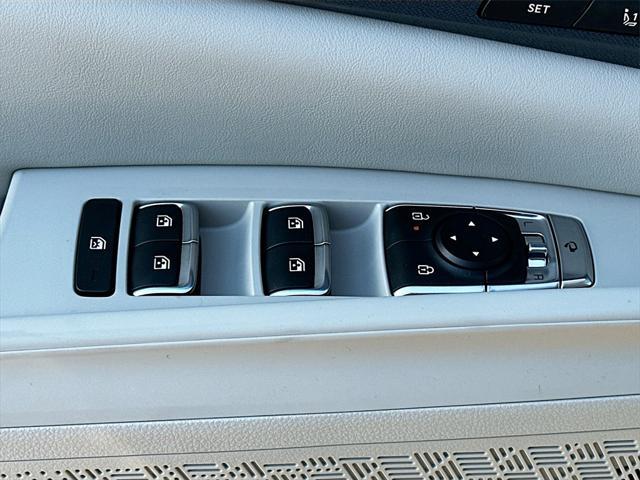 new 2025 Kia Carnival Hybrid car, priced at $42,536