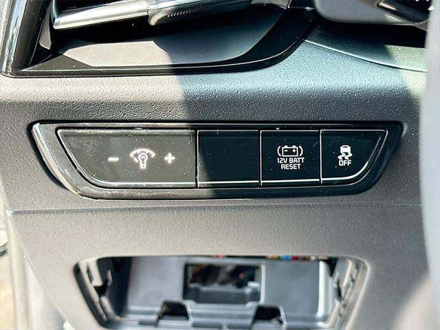 new 2025 Kia Niro car, priced at $25,410