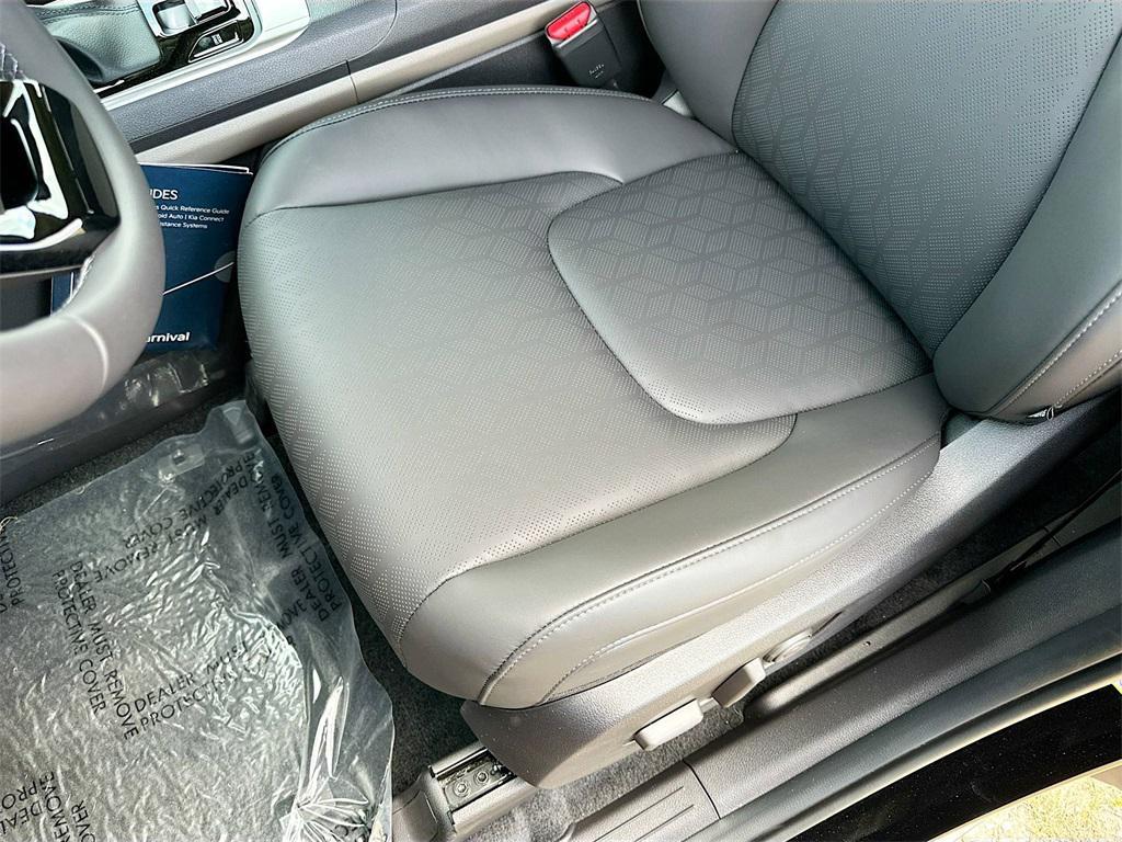 new 2026 Kia Carnival car, priced at $40,127