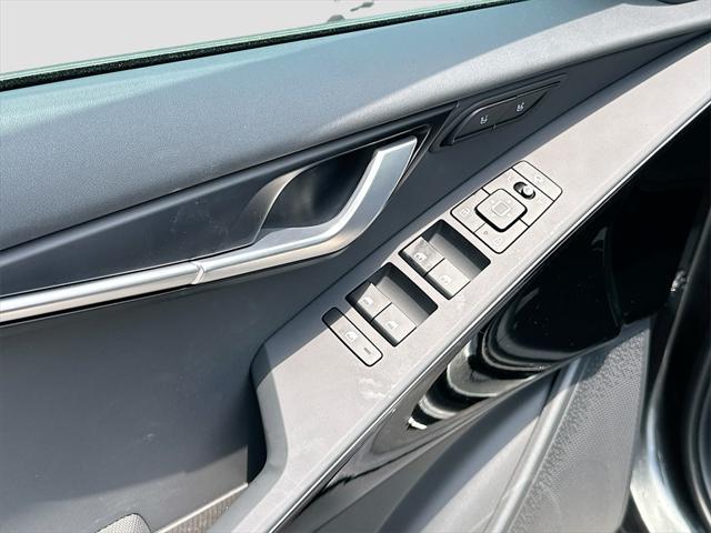 new 2025 Kia Niro car, priced at $31,498